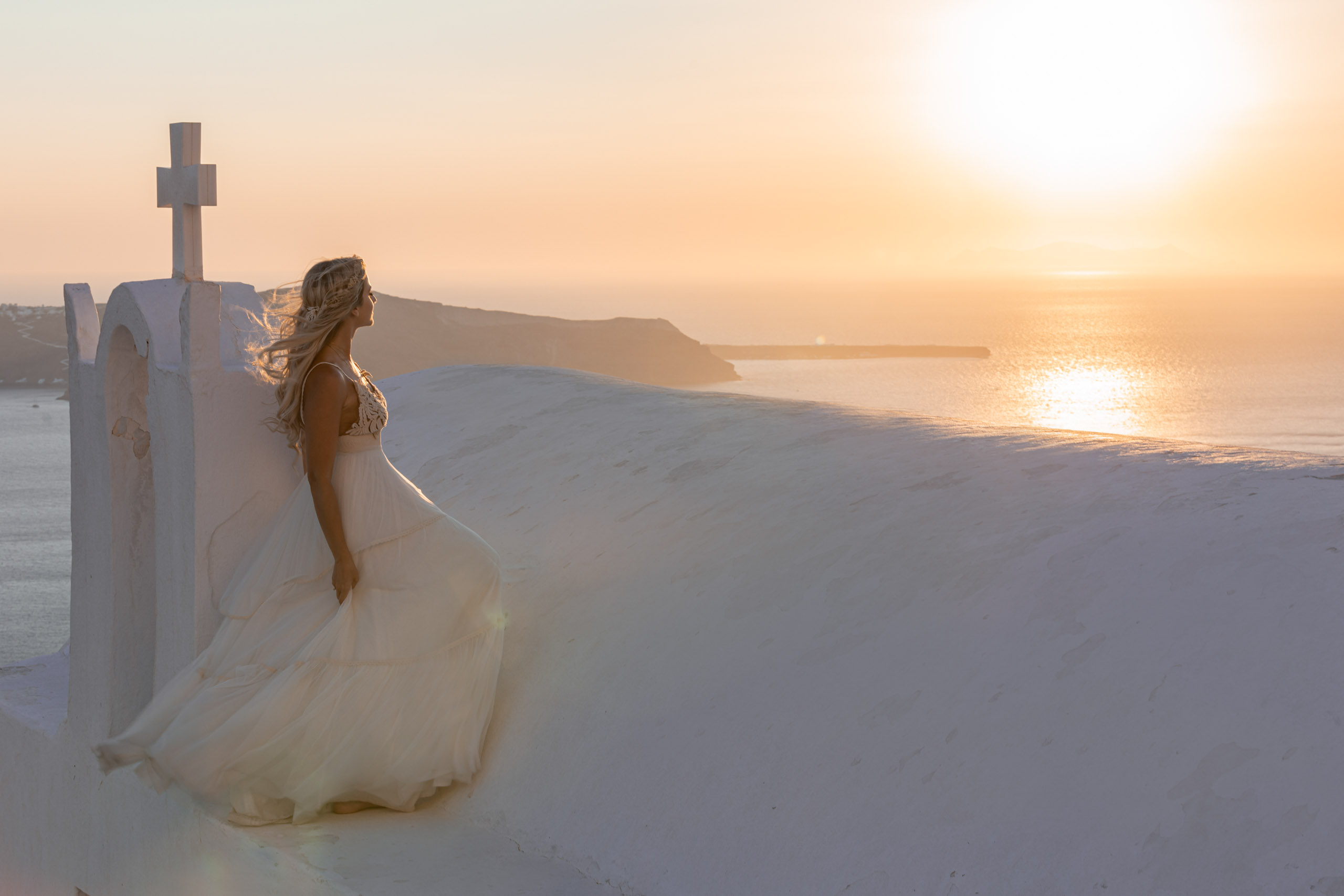 Top 5 Venues to Elope in Santorini for Unforgettable Experience!