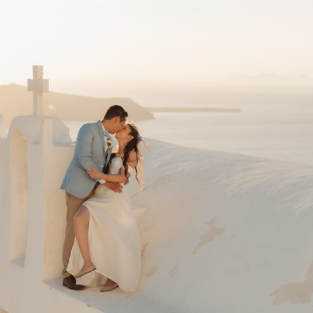 elope in santorini