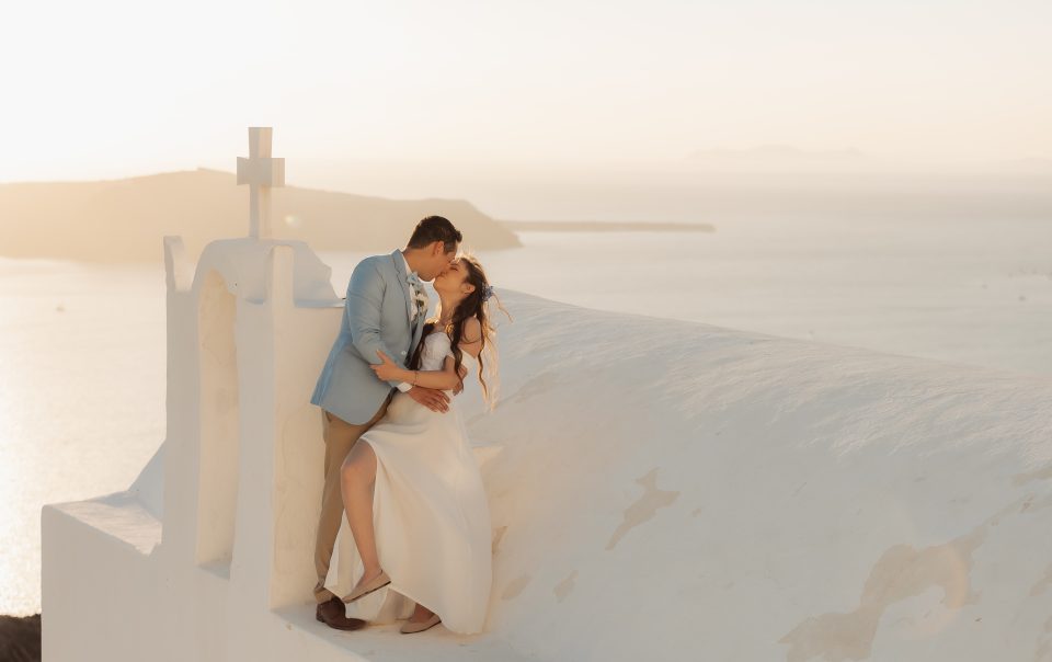 elope in santorini