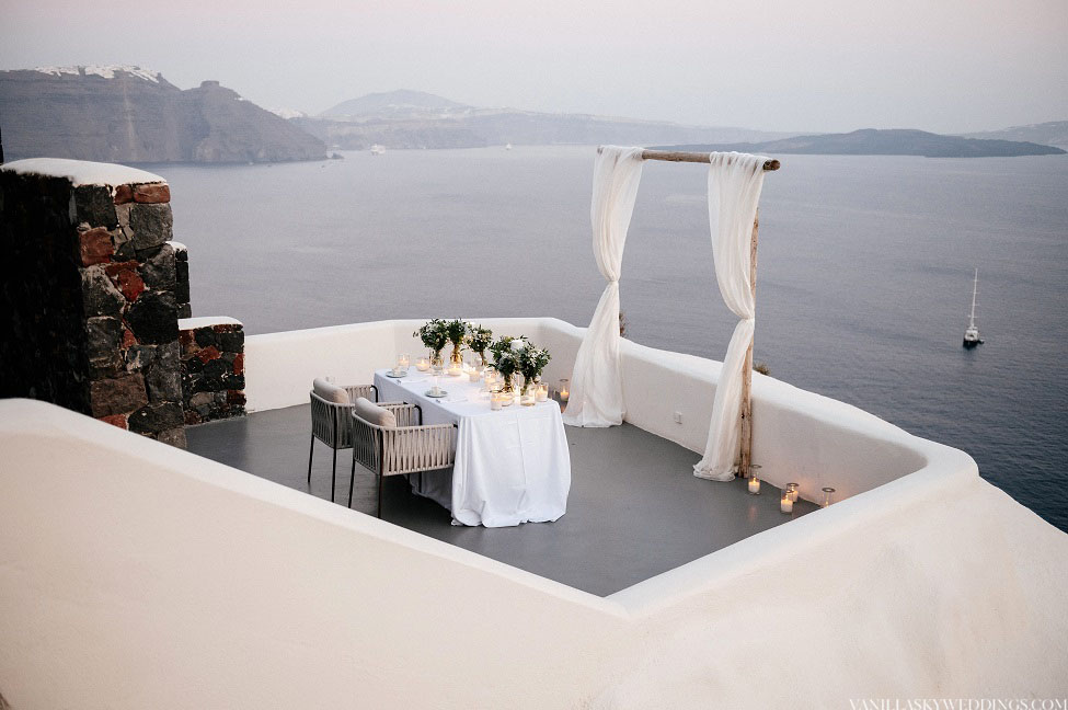 Wedding venues in Santorini